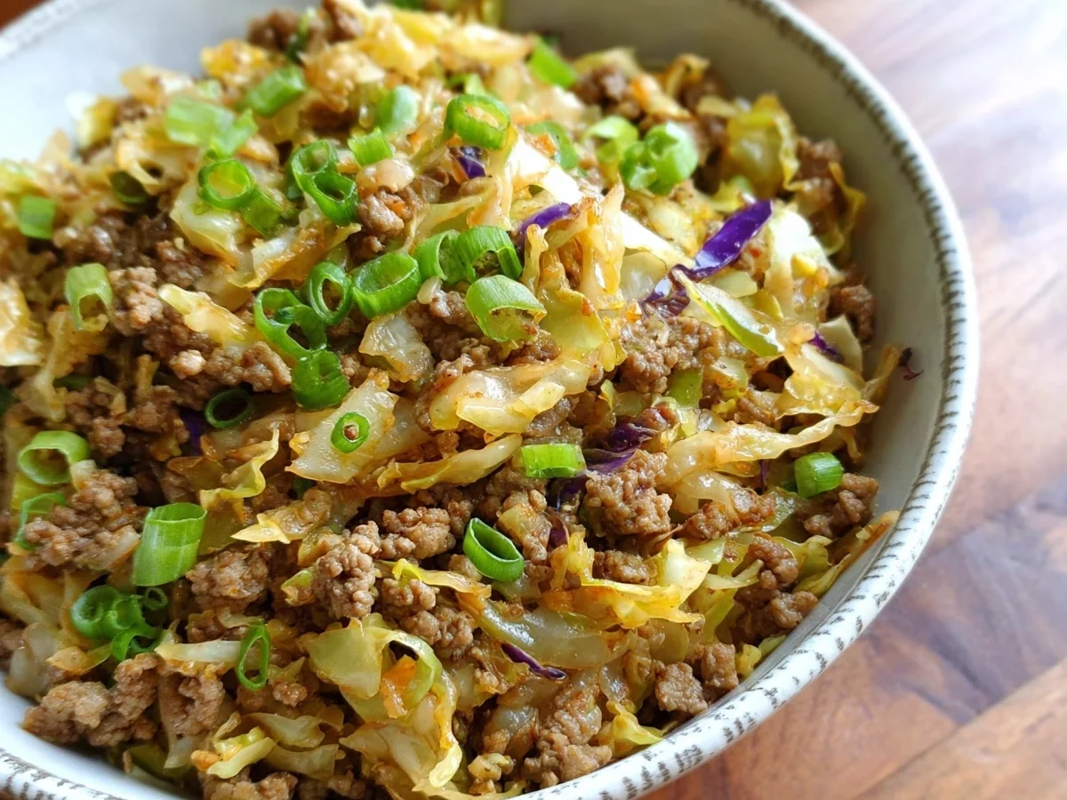 Low-Carb Egg Roll Bowl: Quick 15-Min Meal - Image 1